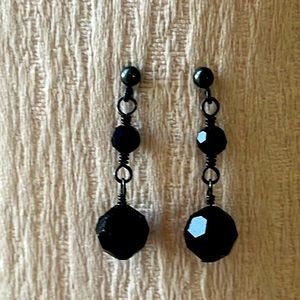 NWOT jet faceted ball petite earrings